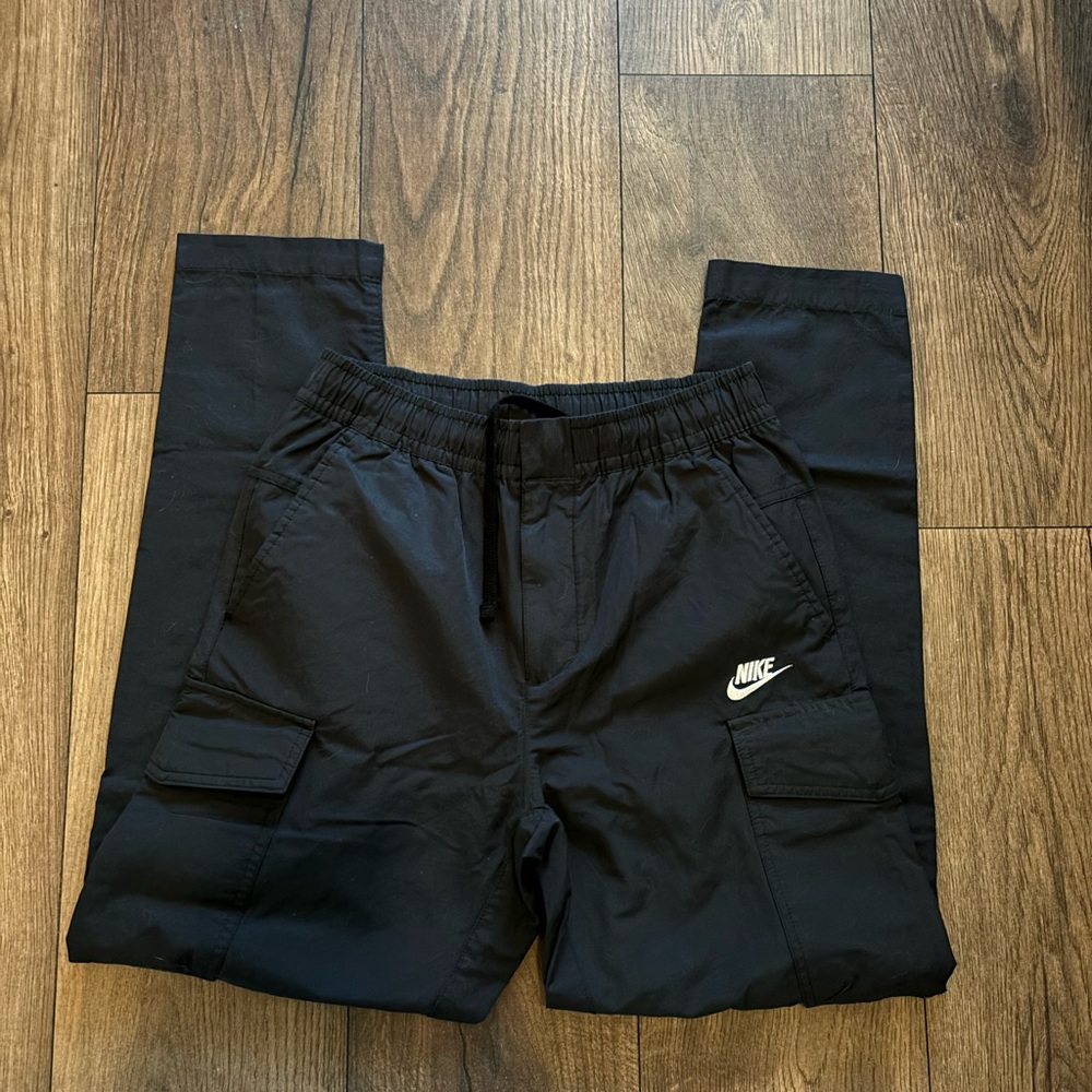 Nike cargos